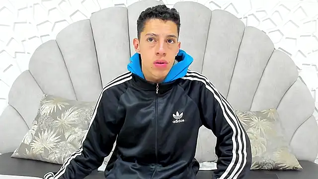 thiago19s online show from March 8, 7:07 pm