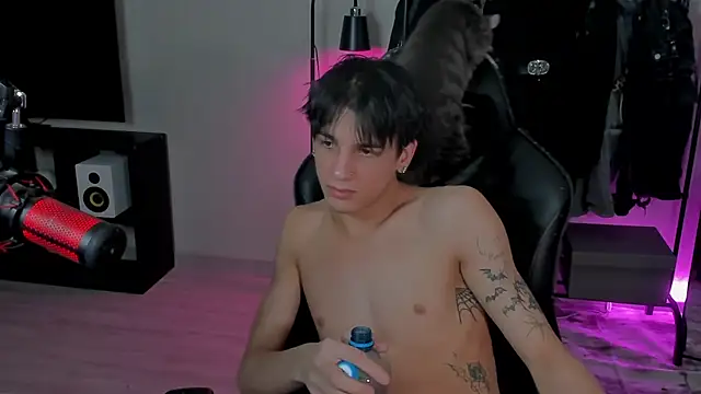 MarkBrowniii online show from February 3, 12:25 am