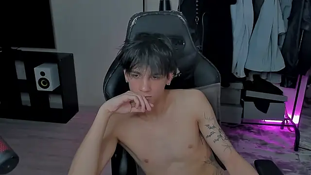 MarkBrowniii online show from February 18, 11:41 pm