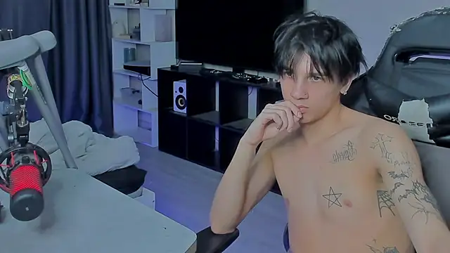 MarkBrowniii online show from October 3, 9:53 pm