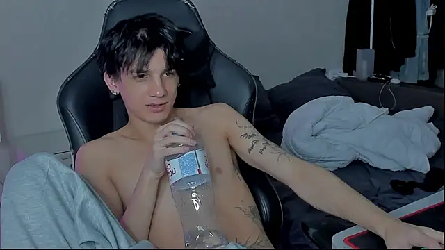 MarkBrowniii online show from December 5, 8:34 pm