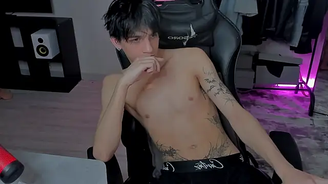 MarkBrowniii online show from February 20, 9:53 pm