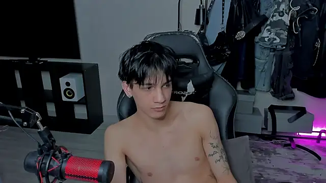 MarkBrowniii online show from March 18, 1:02 am