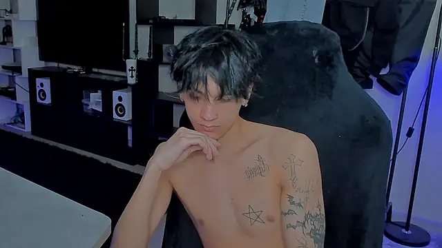 MarkBrowniii online show from April 10, 6:04 pm