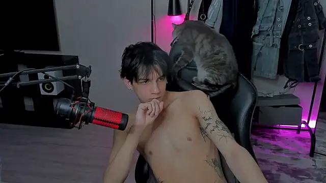 MarkBrowniii online show from February 14, 2:33 pm