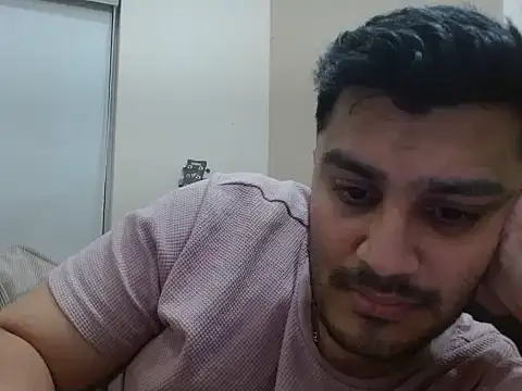 robintoit online show from April 21, 5:30 pm