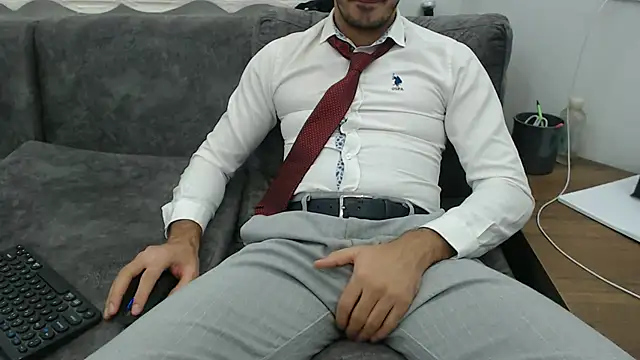 Snapshot of Naughtb0y chatting on December 11, 8:38 pm Naughtb0y online show from December 11, 8:38 pm