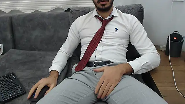 Snapshot of Naughtb0y chatting on January 2, 8:57 pm Naughtb0y online show from January 2, 8:57 pm