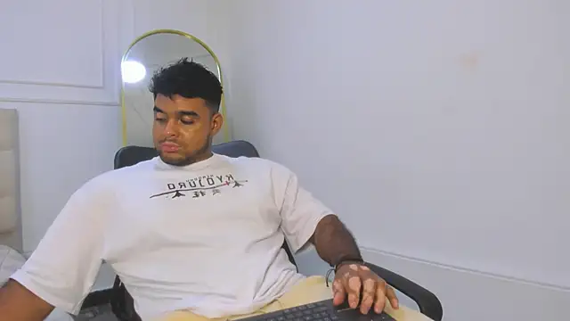 Big furry bear13 online show from February 5, 3:52 pm