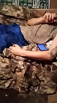 hothippie420 online show from December 19, 2:12 am