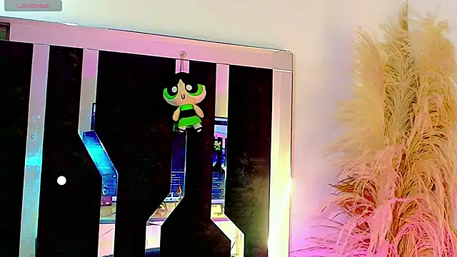 honey skin online show from April 16, 7:25 pm