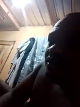 tonniii33 online show from February 10, 8:46 pm