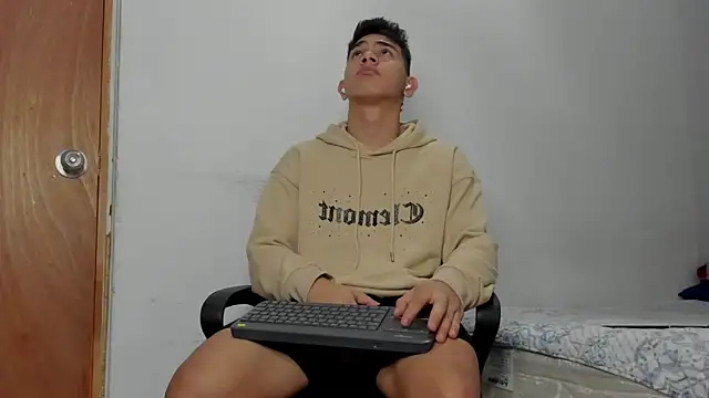 andrew rose  online show from March 27, 3:35 pm