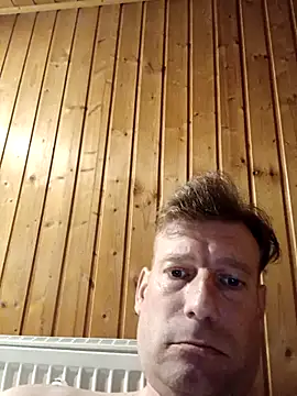 MArciQuarky online show from March 14, 6:15 pm