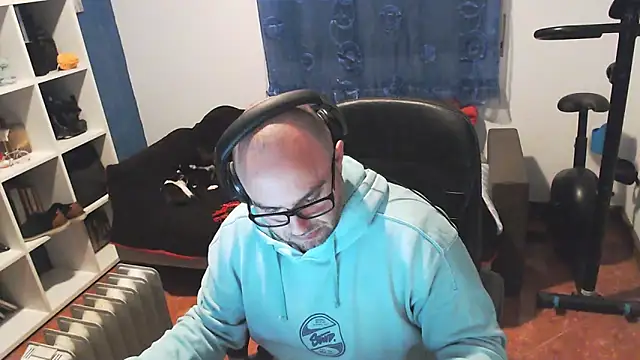 ravingr4d4 online show from February 24, 9:41 pm