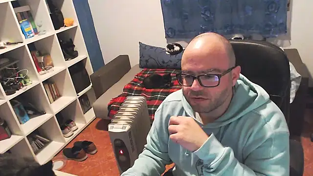 ravingr4d4 online show from February 23, 9:25 pm