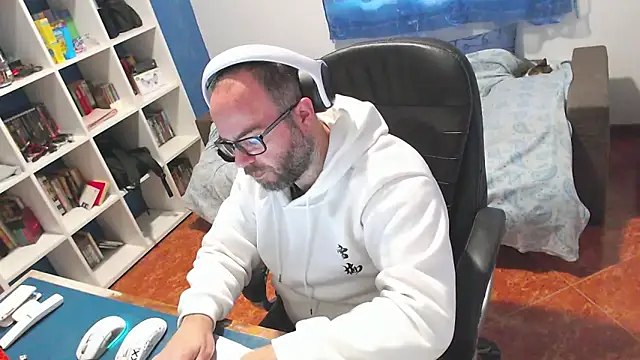 ravingr4d4 online show from January 16, 11:46 am