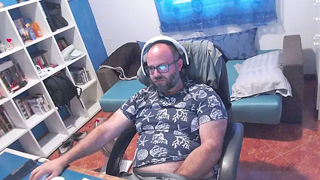 ravingr4d4 online show from July 16, 1:18 pm
