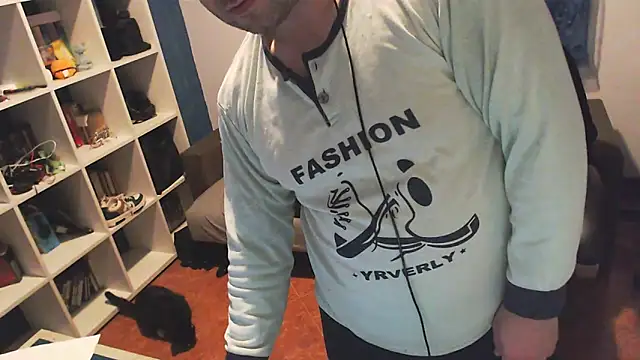 ravingr4d4 online show from February 21, 1:44 pm