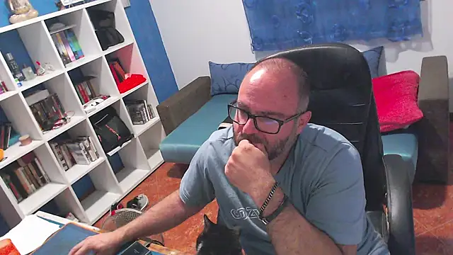 ravingr4d4 online show from June 7, 1:23 am