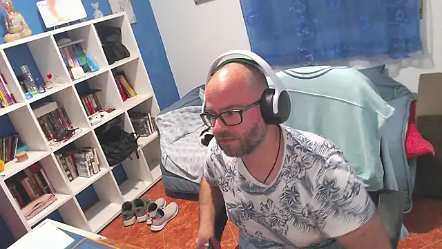 ravingr4d4 online show from April 16, 11:07 pm