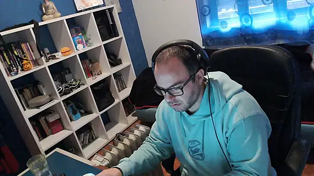 ravingr4d4 online show from January 20, 9:03 am