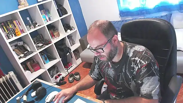 ravingr4d4 online show from October 7, 8:18 am