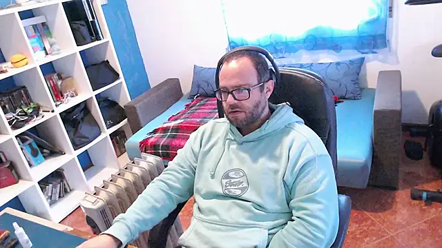 ravingr4d4 online show from February 2, 2:24 pm