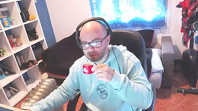 ravingr4d4 online show from February 25, 9:09 am