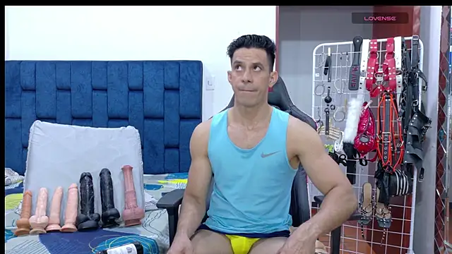 JoseRumbero26 online show from April 21, 2:51 am