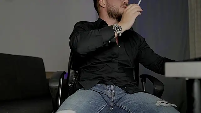 Snapshot of juliusmasters chatting on October 7, 9:52 pm juliusmasters online show from October 7, 9:52 pm