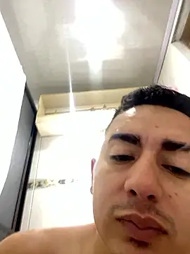 Snapshot of DanielGomez9 chatting on December 8, 7:43 pm DanielGomez9 online show from December 8, 7:43 pm