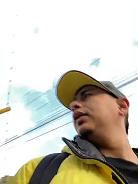 Snapshot of DanielGomez9 chatting on January 21, 11:51 am DanielGomez9 online show from January 21, 11:51 am