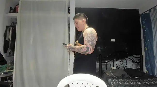 Snapshot of regan_jhonso chatting on February 23, 4:44 am regan jhonso online show from February 23, 4:44 am