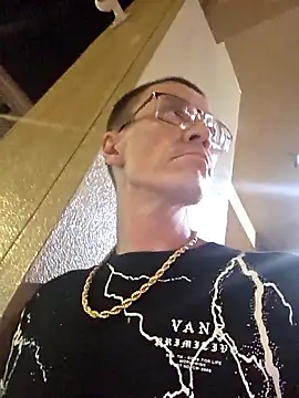 Hatchetwound6969 online show from March 21, 7:45 am