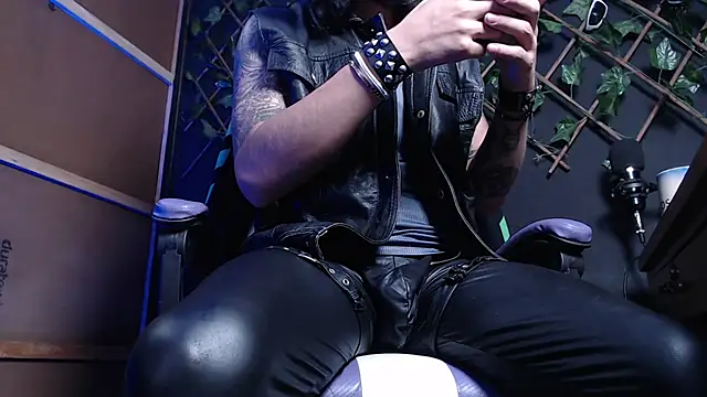 Dicaprioo  online show from January 8, 4:34 pm