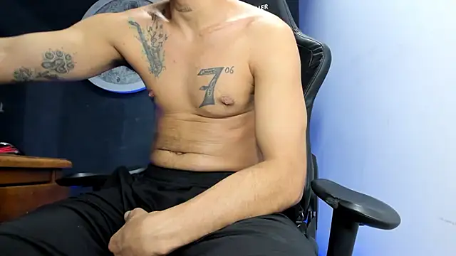 Snapshot of Bryan_Bronx chatting on February 16, 3:15 am Bryan Bronx online show from February 16, 3:15 am