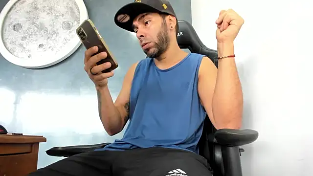 Snapshot of Bryan_Bronx chatting on September 15, 1:45 pm Bryan Bronx online show from September 15, 1:45 pm