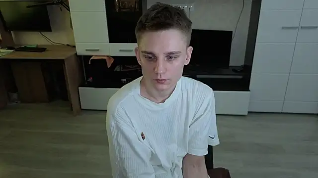 angryzan online show from April 27, 8:22 am