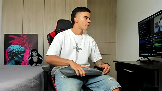 Snapshot of jacob_firexx chatting on September 27, 4:05 pm jacob firexx online show from September 27, 4:05 pm