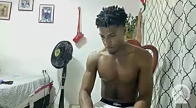 Snapshot of andrews2399 chatting on February 7, 3:24 am andrews2399 online show from February 7, 3:24 am