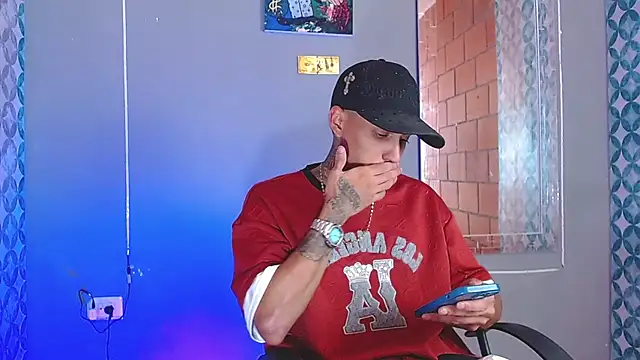 Liam lee online show from July 25, 9:33 pm