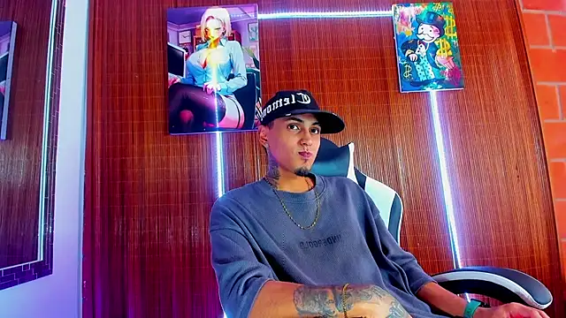 Liam lee online show from February 11, 9:31 pm