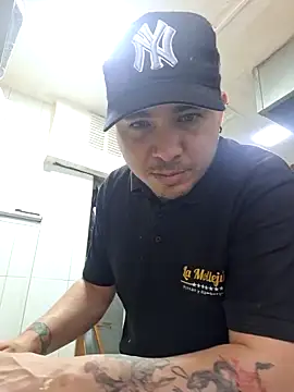 Snapshot of Victorjose3030 chatting on October 4, 7:51 pm Victorjose3030 online show from October 4, 7:51 pm