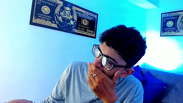 Snapshot of TylerWhite_ chatting on January 8, 2:57 am TylerWhite online show from January 8, 2:57 am