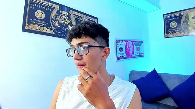 Snapshot of TylerWhite_ chatting on January 19, 3:08 am TylerWhite online show from January 19, 3:08 am