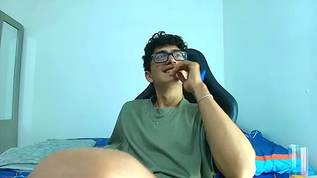Snapshot of TylerWhite_ chatting on March 20, 3:13 am TylerWhite online show from March 20, 3:13 am