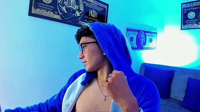 Snapshot of TylerWhite_ chatting on January 24, 3:00 am TylerWhite online show from January 24, 3:00 am