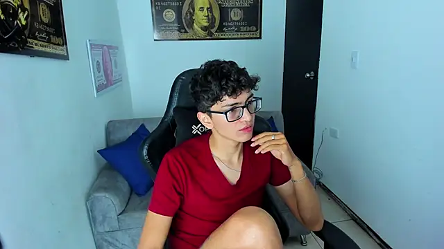 Snapshot of TylerWhite_ chatting on February 7, 3:02 am TylerWhite online show from February 7, 3:02 am