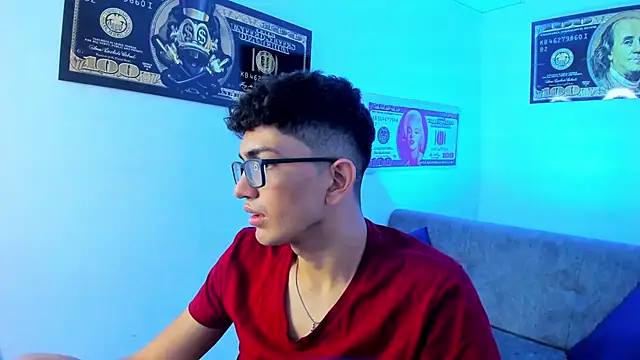 Snapshot of TylerWhite_ chatting on January 15, 3:00 am TylerWhite online show from January 15, 3:00 am